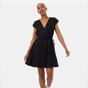 TENTREE Woven Wrap Dress size M in black